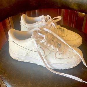 Nike sneakers white size 6.5 Y